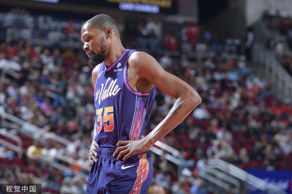 A巡回赛中 A巡回赛中