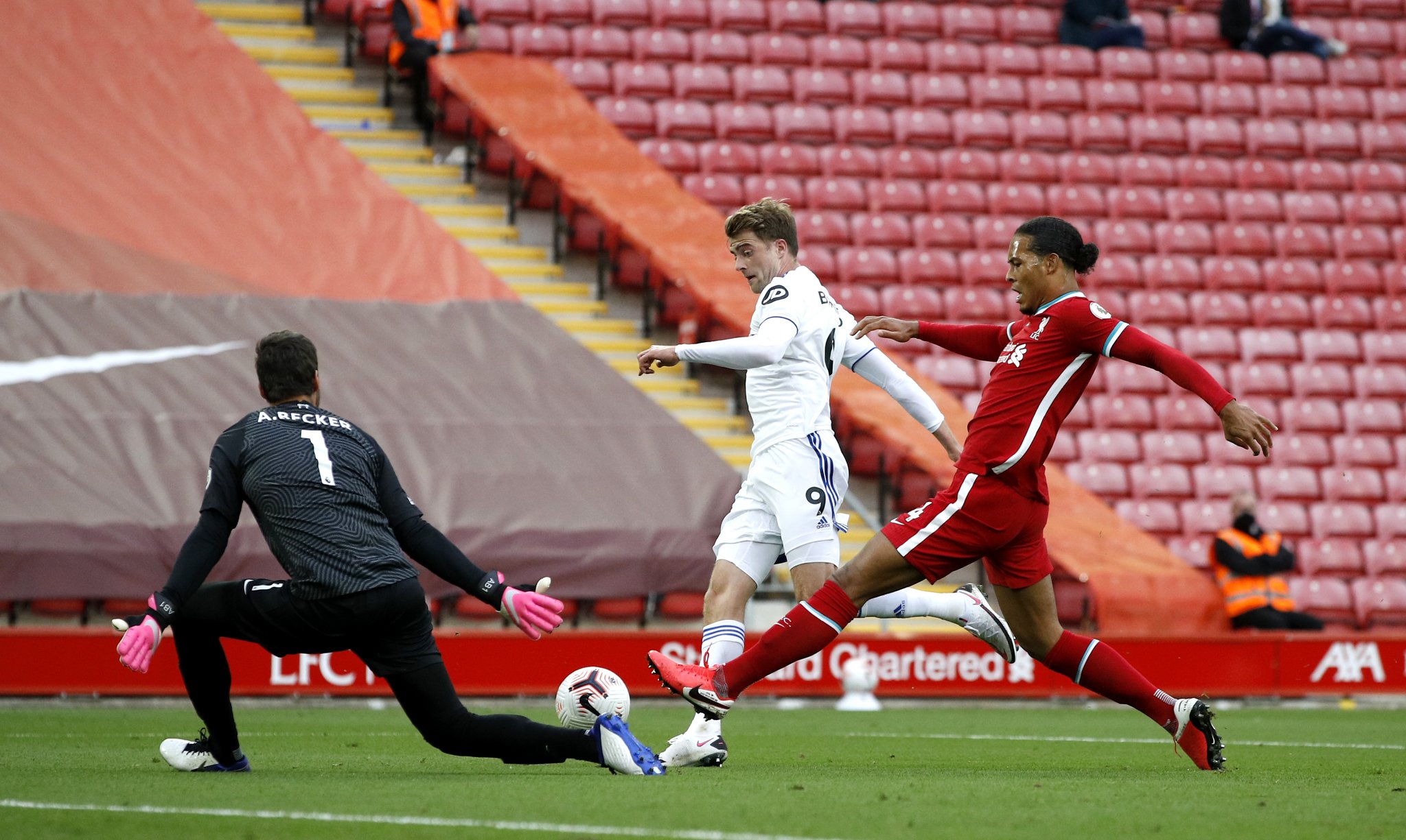 弗兰克：香港行可以用完美来形容；萨尔的努力让我印象深刻.